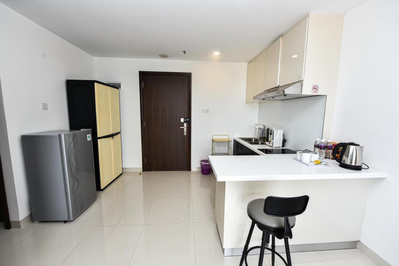נגויה Lovina 17-11 At Harbour Bay Residences מראה חיצוני תמונה